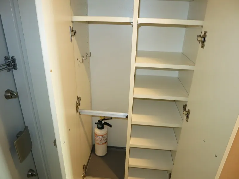 Residence Ryogoku Ekimae - Interior - ["Wood", "Shelving", "Door"]