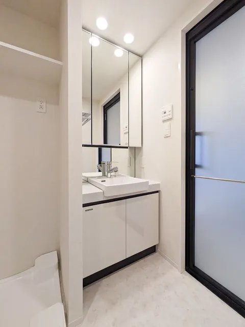 AIFLAT Shinagawa Togoshi Parkside - Interior - ["Flooring", "Interior design", "Plumbing fixture"]