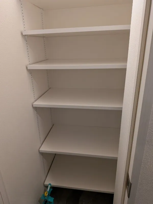 RESIDIA Kanda Iwamotocho II - Interior - ["Shelving", "Shelf", "Floor"]