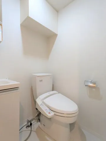 Premium Cube Higashijujo Aria - Interior - ["Plumbing fixture", "Toilet seat", "Flooring"]