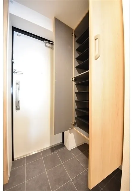 El Faro Waseda - Interior - ["Wood", "Flooring", "Interior design"]