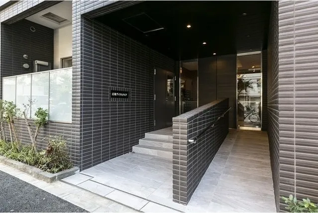 Hiroo Villa Square - Exterior - ["Plant", "Building", "Wood"]