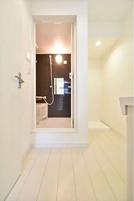 Brilliant Kanamecho - Interior - ["Building", "Fixture", "Door"]