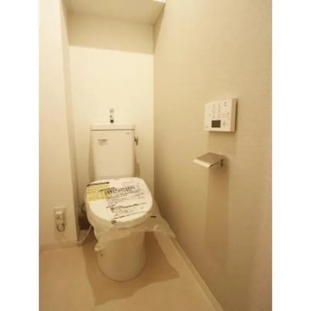 Court Luxuria Ningyocho - Interior - ["Toilet seat", "Toilet", "Bathroom"]