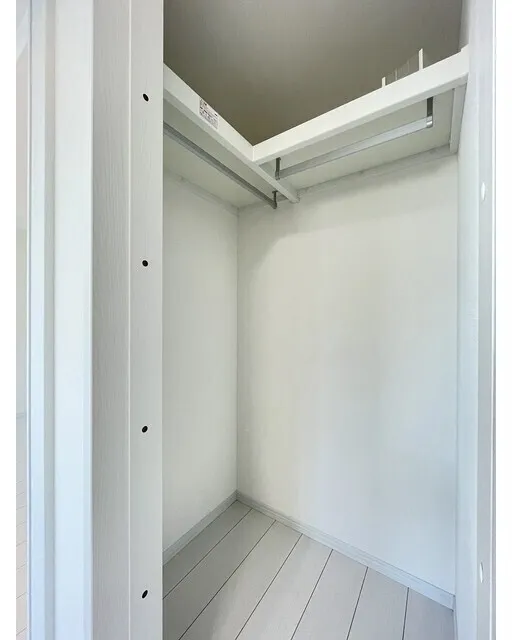 Comforia Liv Ueno - Interior - ["Wood", "Flooring", "Floor"]