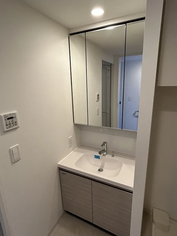 Prime Urban Taito Negishi - Interior - ["Floor", "Flooring", "Plumbing fixture"]