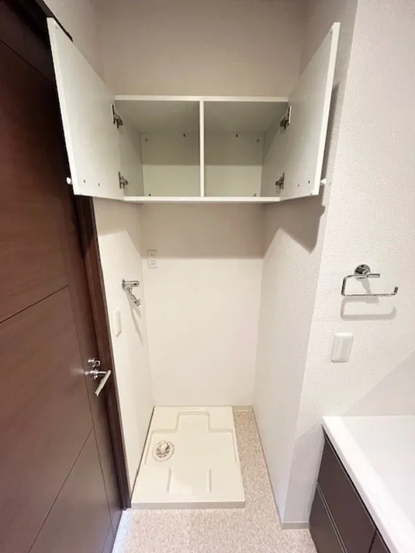 West Park Tower Ikebukuro - Interior - ["Flooring", "Wood", "Floor"]