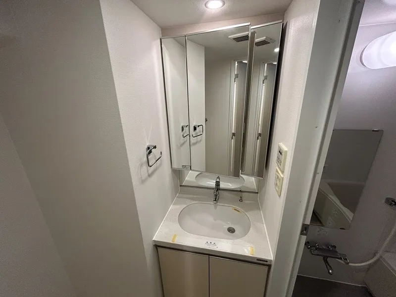 JMF Residence Akabane Shimo - Interior - ["Plumbing fixture", "Plumbing", "Bathroom"]