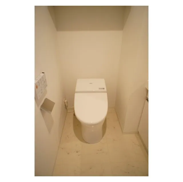 Stage First Nakano Sakagami - Interior - ["Toilet seat", "Toilet", "Bathroom"]