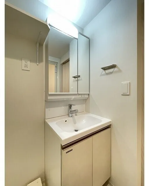 Comforia Liv Minamisunamachi East - Interior - ["Flooring", "Plumbing fixture", "Floor"]