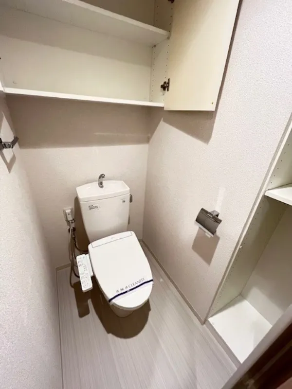 West Park Tower Ikebukuro - Interior - ["Flooring", "Floor", "Plumbing fixture"]
