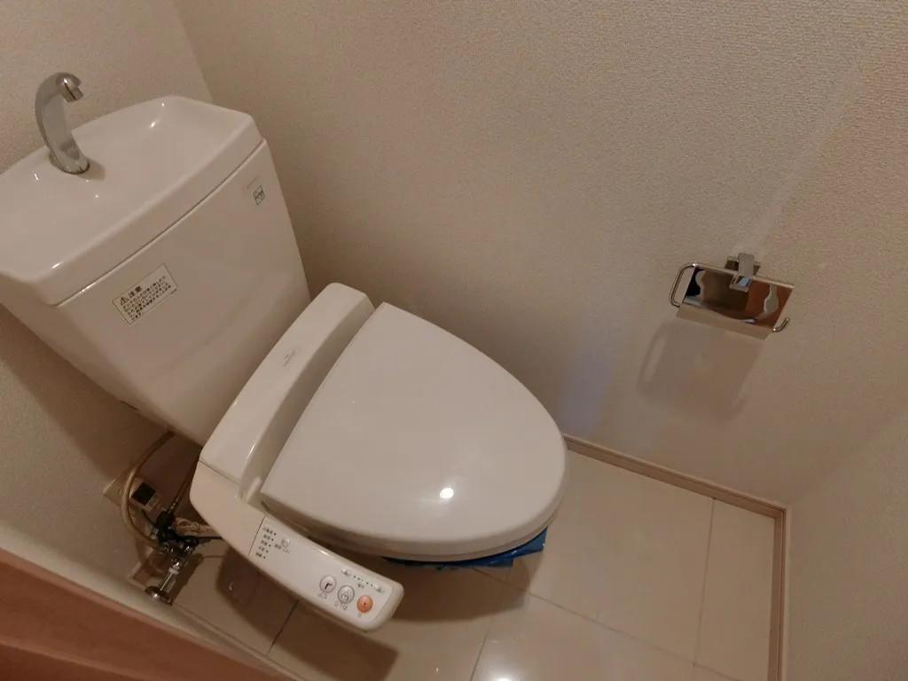 Cross Residence Kamata - Interior - ["Plumbing fixture", "Toilet seat", "Bathroom"]