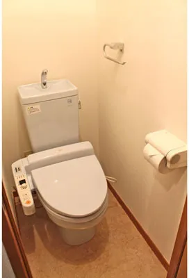 Sky Court Shinagawa Osaki - Interior - ["Toilet seat", "Toilet", "Bathroom"]