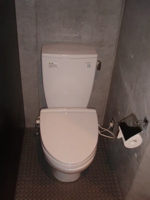 FLEG Akasaka - Interior - ["Brown", "Toilet seat", "Toilet"]