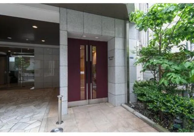 Dew Lavan Shimbashi - Exterior - Building entrance