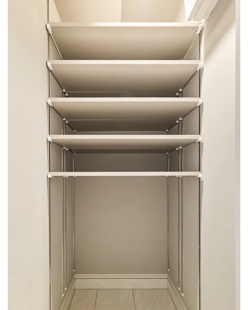 Baus Flats Kuramae - Interior - ["Shelving", "Shelf", "Closet"]