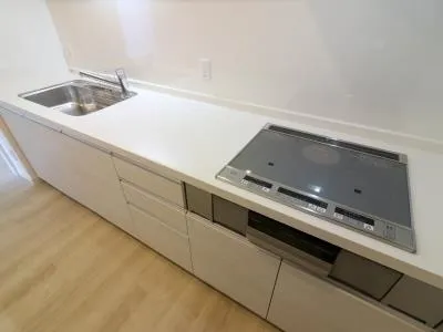 River City 21 East Towers II - Interior - ["Cabinetry", "Countertop", "Kitchen sink"]