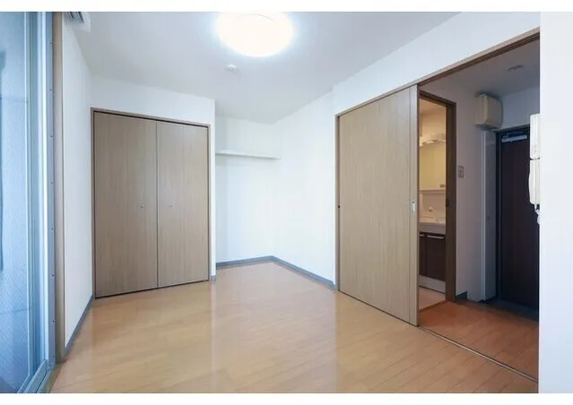 Sound Oshiage - Interior - ["Flooring", "Floor", "Wood"]