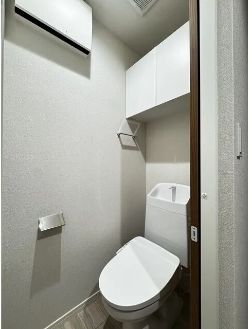 Well Square Hatagaya - Interior - ["Toilet seat", "Flooring", "Floor"]