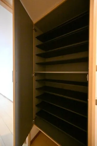 CENTRAL GARDEN RESIDENCE TOKYO - Interior - ["Wood", "Flooring", "Brown"]