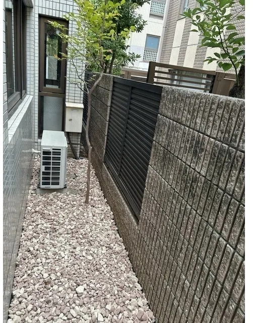 Takanawa Heights - Interior - ["Composite material", "Concrete", "Building material"]