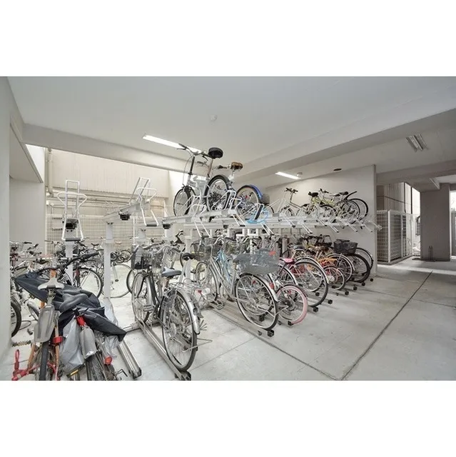 Comforia Ginza East - Interior - ["Bicycle", "Vehicle", "Iron"]