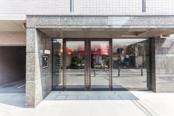 Louvre Nishi-Kamata No. 2 - Exterior - ["Apartment", "Concrete"]