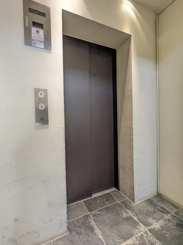 Fukasawa Space 9 - Exterior - ["Fixture", "Building", "Flooring"]