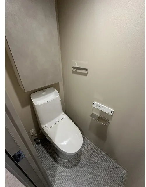 Baus Flats Kuramae - Interior - ["Toilet seat", "Toilet", "Plumbing fixture"]