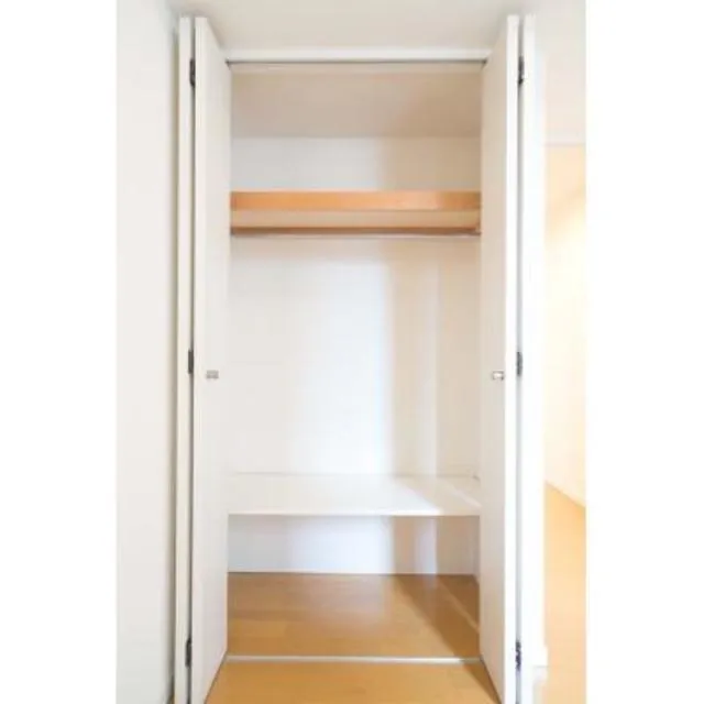 Clearwater Shiba - Interior - ["Fixture", "Shelving", "Wood"]