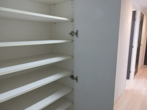 Suncreadle Ukima Funato - Interior - ["Wood", "Shelving", "Flooring"]