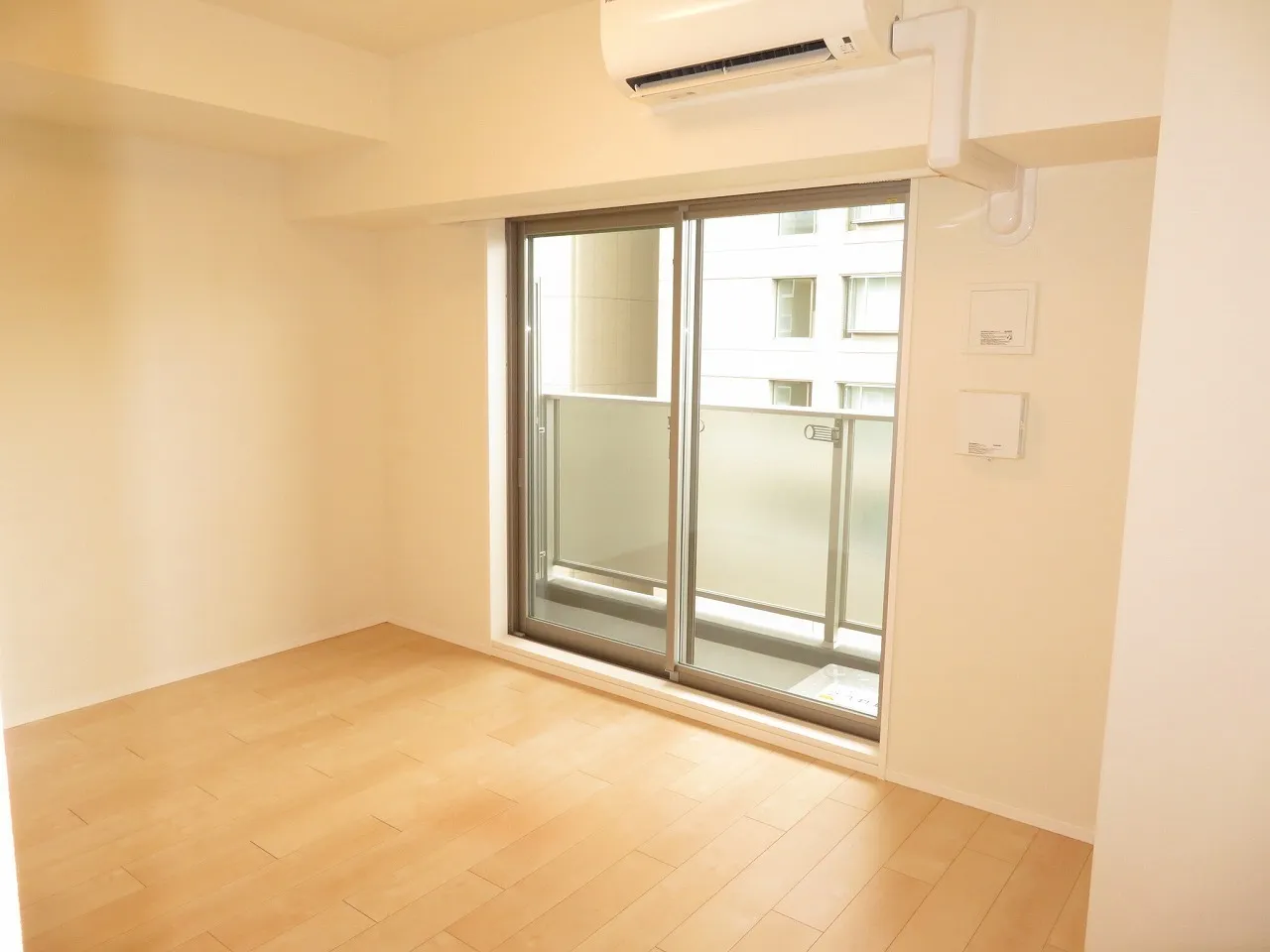 The Park Cross Monzen-Nakacho - Interior - ["Fixture", "Wood", "Flooring"]