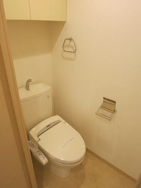 Primal Sangenjaya - Interior - ["Plumbing fixture", "Flooring", "Bathroom"]