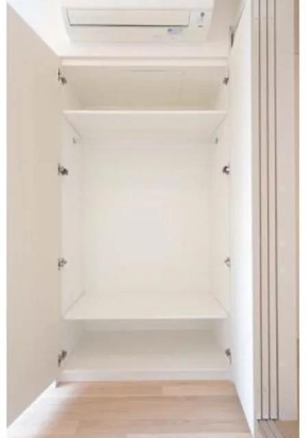 Patris Jimbocho - Interior - ["Property", "Room", "Floor"]