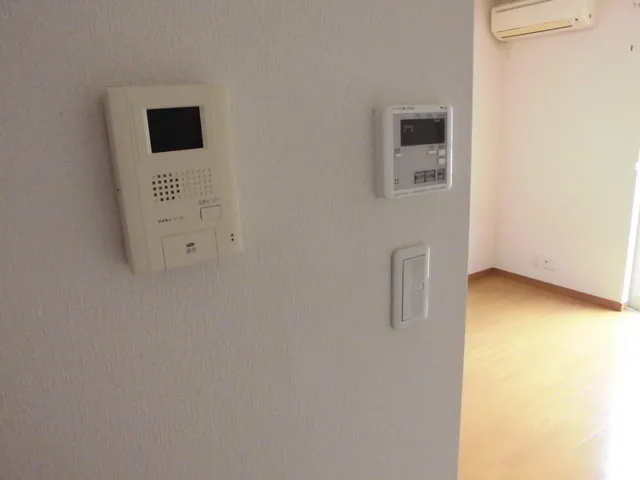 Casa Piccolina - Interior - ["Temperature", "Gas", "Thermostat"]