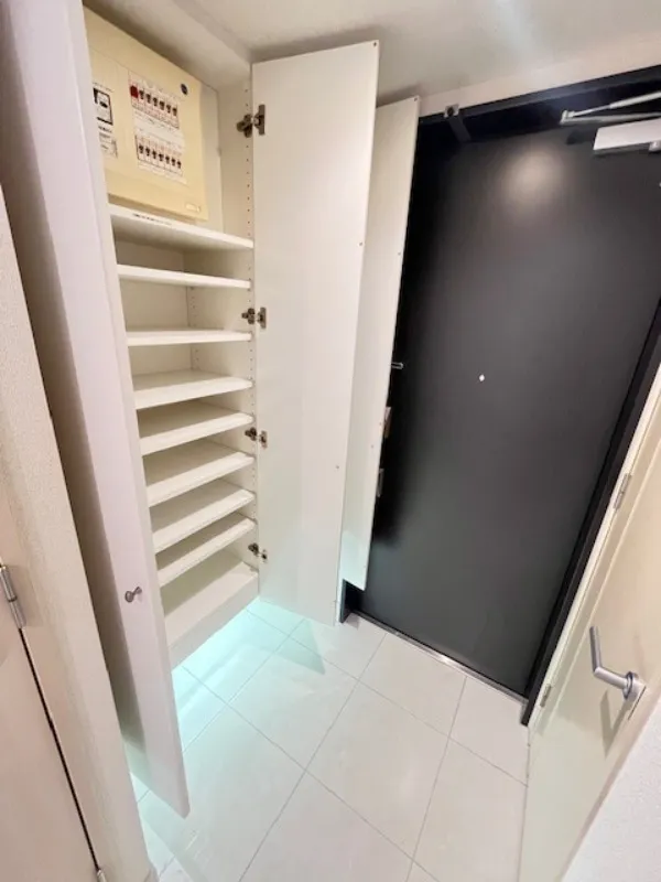 West Park Tower Ikebukuro - Interior - ["Wood", "Flooring", "Floor"]