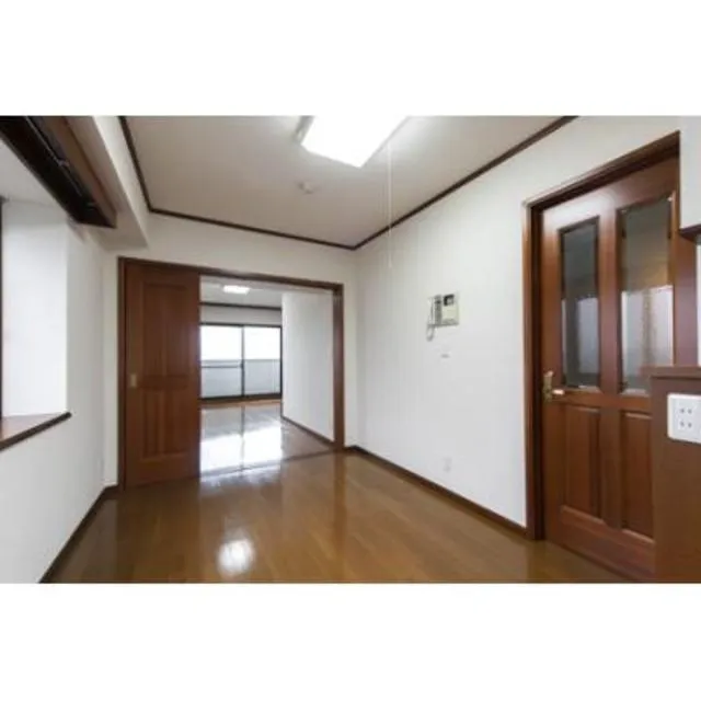 Plaza Kojima - Interior - ["Property", "Ceiling", "Building"]