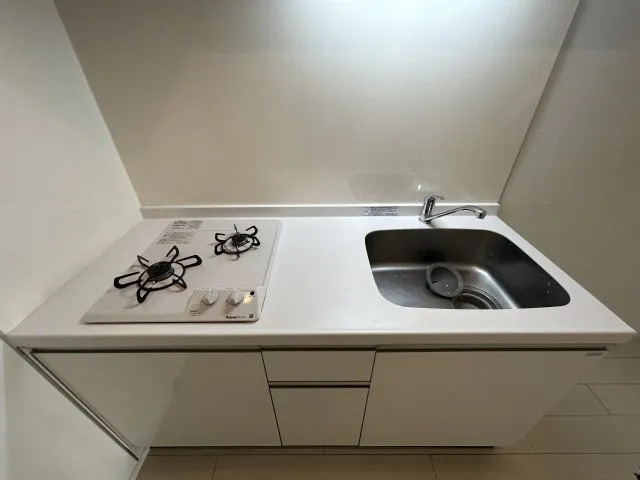 El Faro Komazawa Daigaku - Interior - ["Plumbing fixture", "Kitchen Sink", "Sink"]
