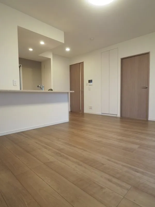 Asyl Court Shinkoenji - Interior - ["Wood", "Interior design", "Flooring"]