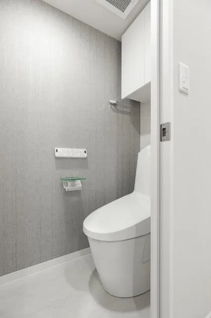 U Residence Meguro Higashiyama - Interior - ["Toilet seat", "Toilet", "Plumbing fixture"]