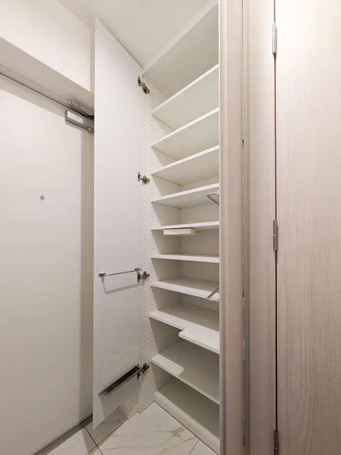BPR Residence Minami-Shinagawa - Interior - ["Wood", "Flooring", "Interior design"]