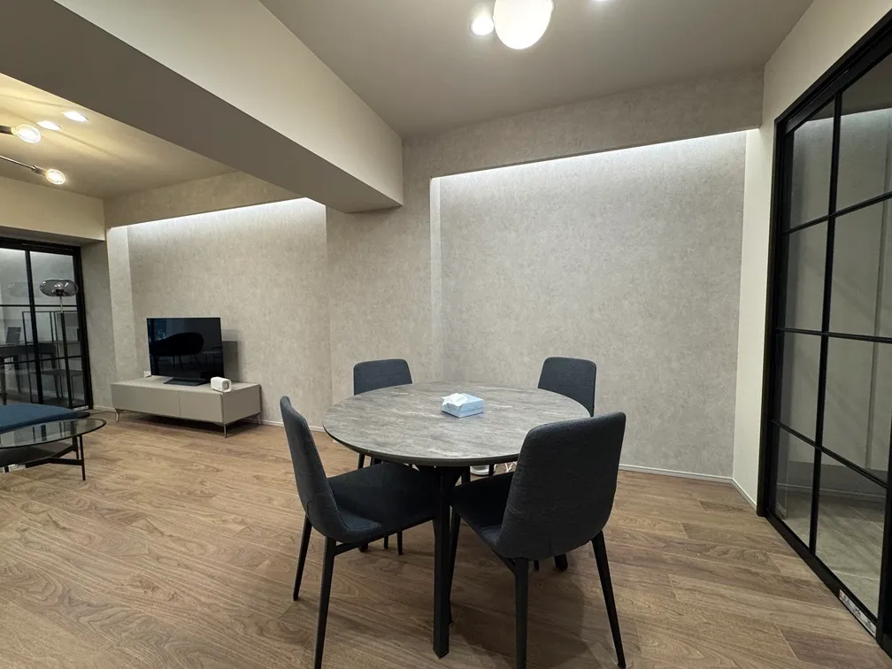 Green Oasis Akasaka - Interior - ["Furniture", "Flooring", "Interior design"]