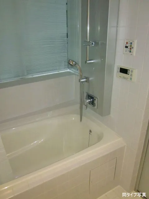 BPR Residence Ningyocho - Interior - ["Bathroom", "Bathtub", "Plumbing fixture"]