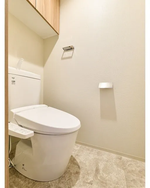 Comforia Liv Nishioshima SOUTH - Interior - ["Toilet seat", "Plumbing fixture", "Toilet"]