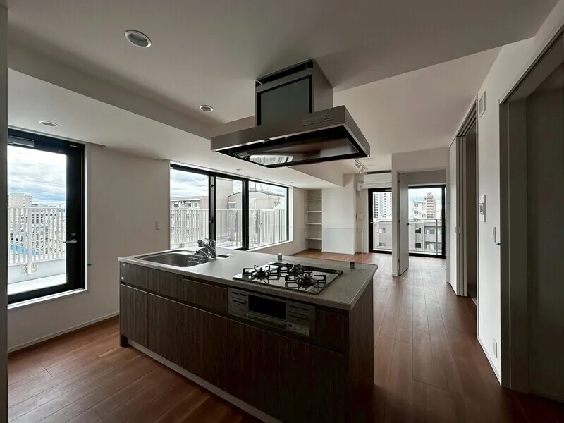 Lumique Omori - Interior - ["Kitchen", "Interior design", "Countertop"]