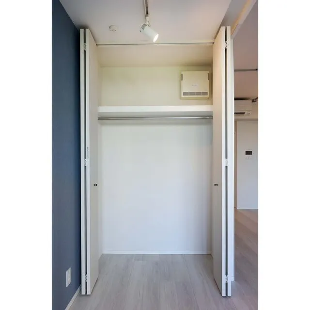 HF Ueno Residence EAST - Interior - ["Fixture", "Rectangle", "Wood"]