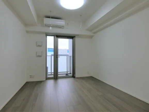 Urban Link Omori Beach - Interior - ["Window", "Building", "Fixture"]