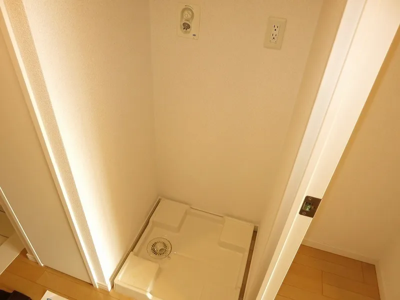 Esty Maison Oshima - Interior - ["Wood", "Flooring", "Floor"]
