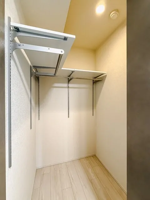 Brookside Residence Kiba - Interior - ["Wood", "Flooring", "Ceiling"]