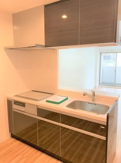 Serenite Fran Umeda - Interior - ["Kitchen", "Countertop", "Flooring"]